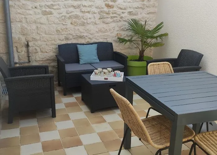 De La Ramee بيت للعطل Bords